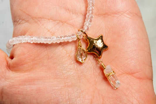 Primer Cielo. Collar con cuarzo blanco, danburita, cuarzo herkimer y dije de estrella