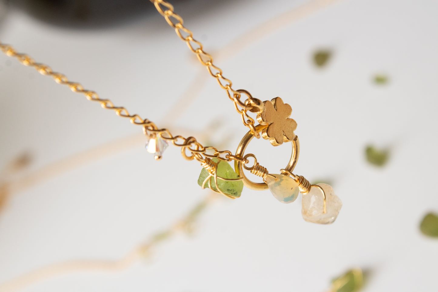 Joy. Collar con peridoto, ópalo y citrino