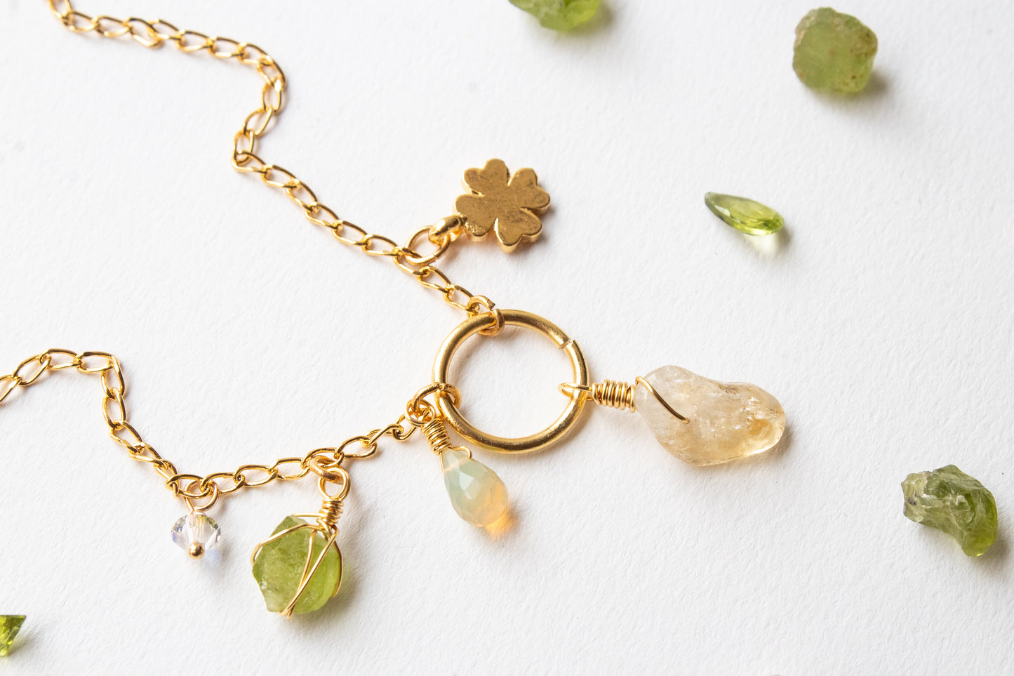 Joy. Collar con peridoto, ópalo y citrino