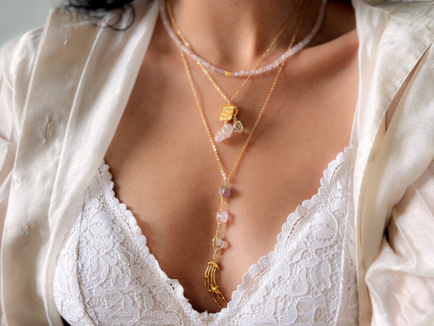 Anhelo. Collar con dije de estrella fugaz, espinela, morganita y herkimer