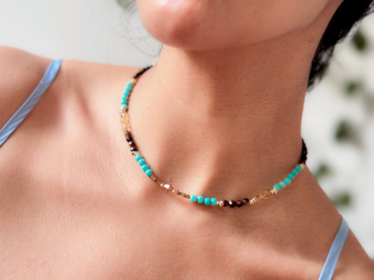 Raíz. Collar con ojo de tigre, citrino y turquesa