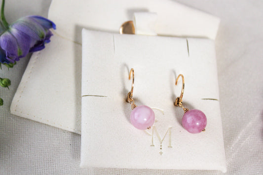 Aretes Huggies de kunzita