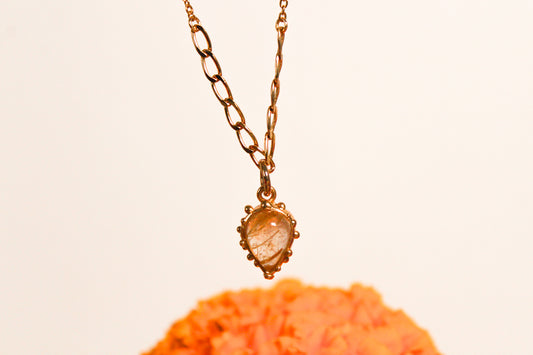 Estela. Collar de cuarzo rutilado