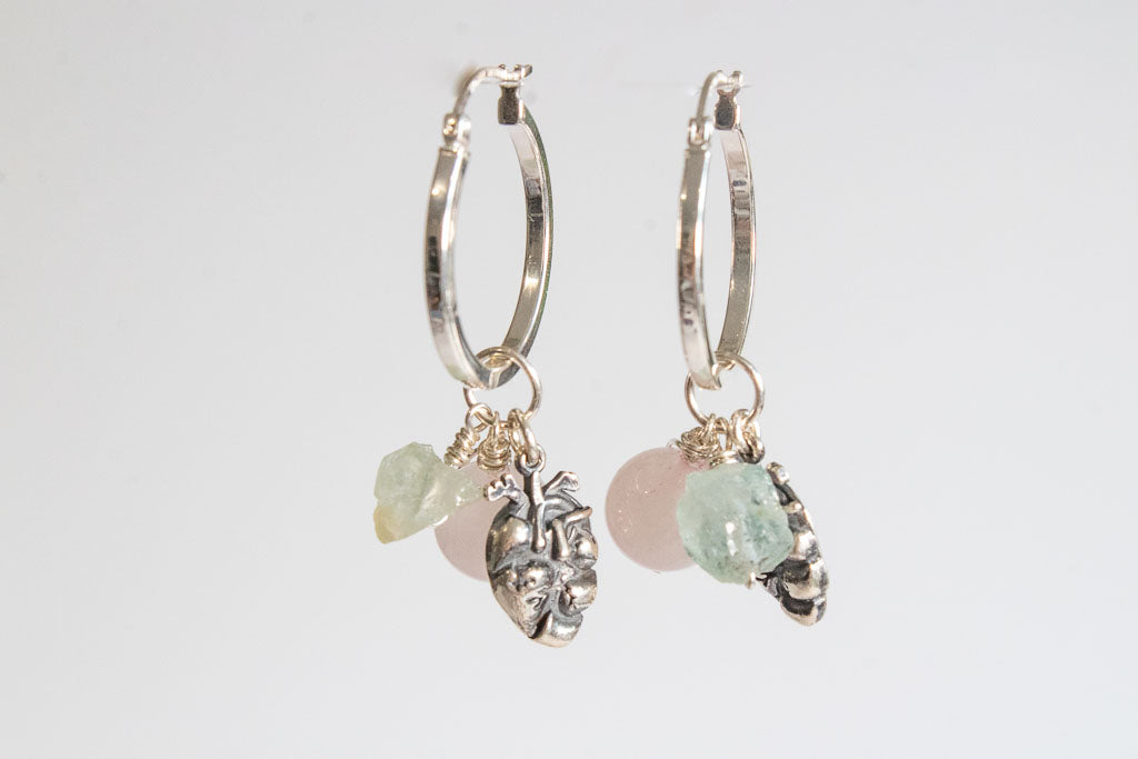 Aurora. Arracadas de plata .925 aguamarina, cuarzo rosa y dije de corazón