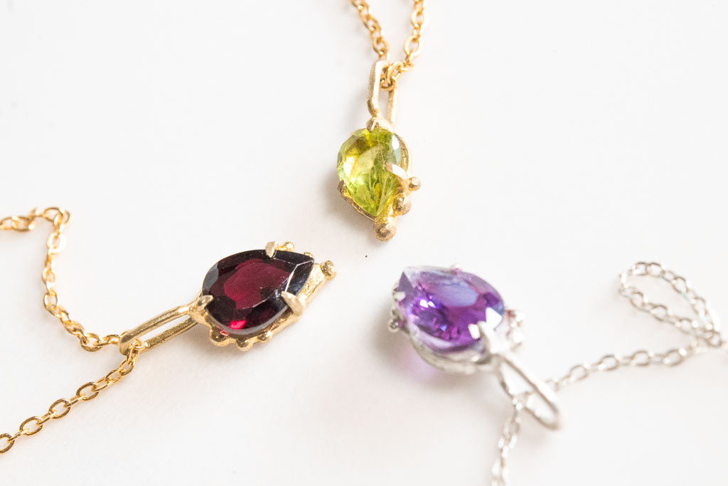 Elia. Collar con gema a elegir