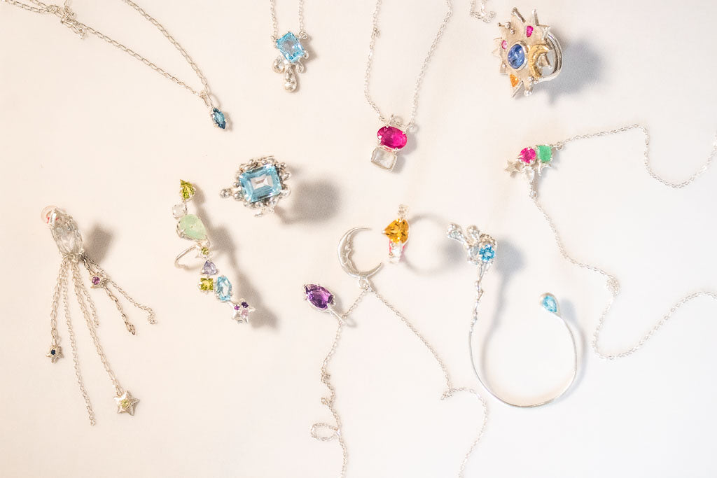 Celebración. Arete con gemas