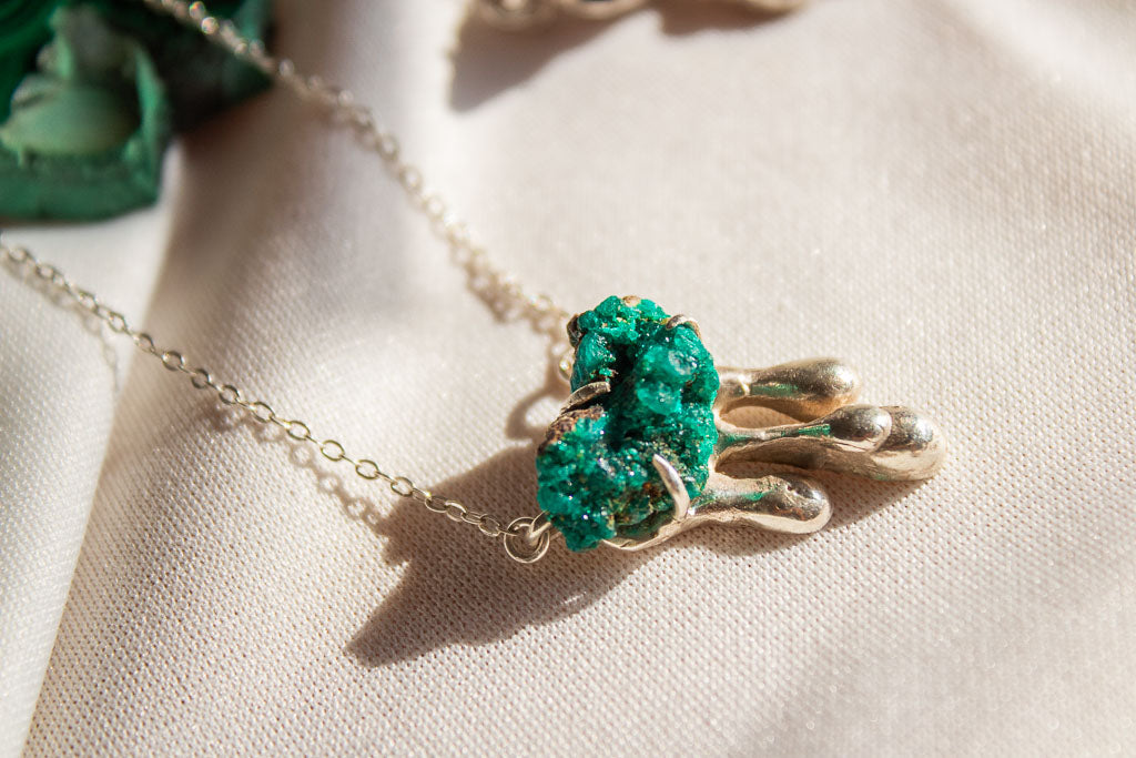 Emoción. Collar con dioptasa