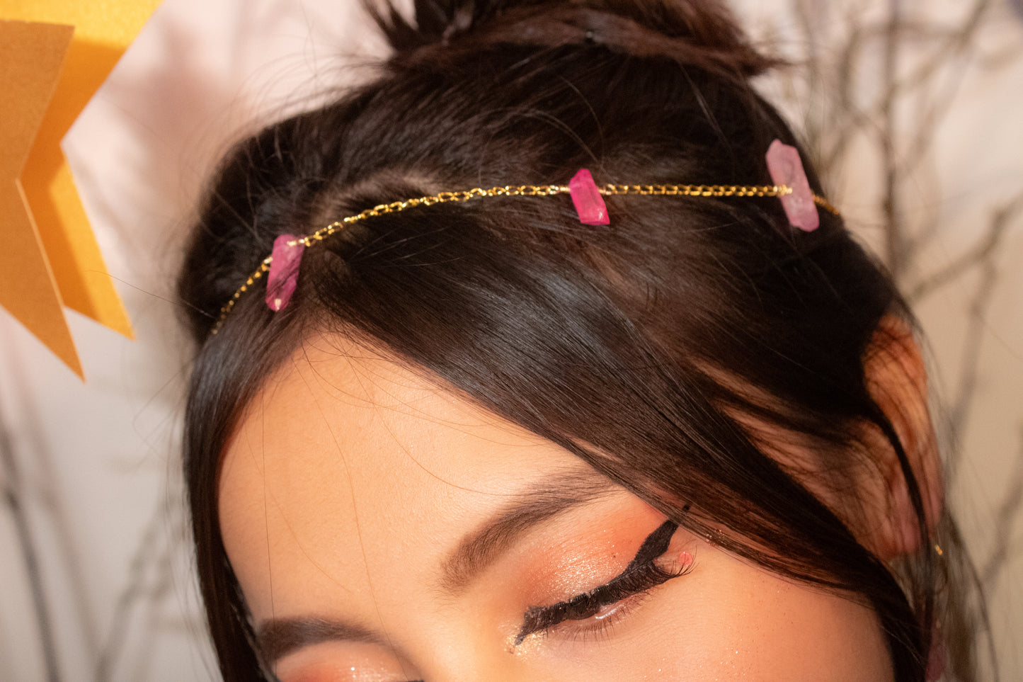 Aimi. Corona con cuarzo aura rosa