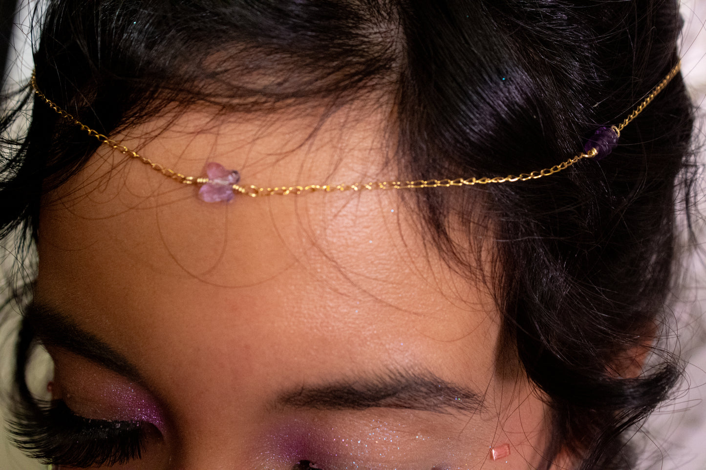 Yatzil. Corona con amatista y mariposas swarovski
