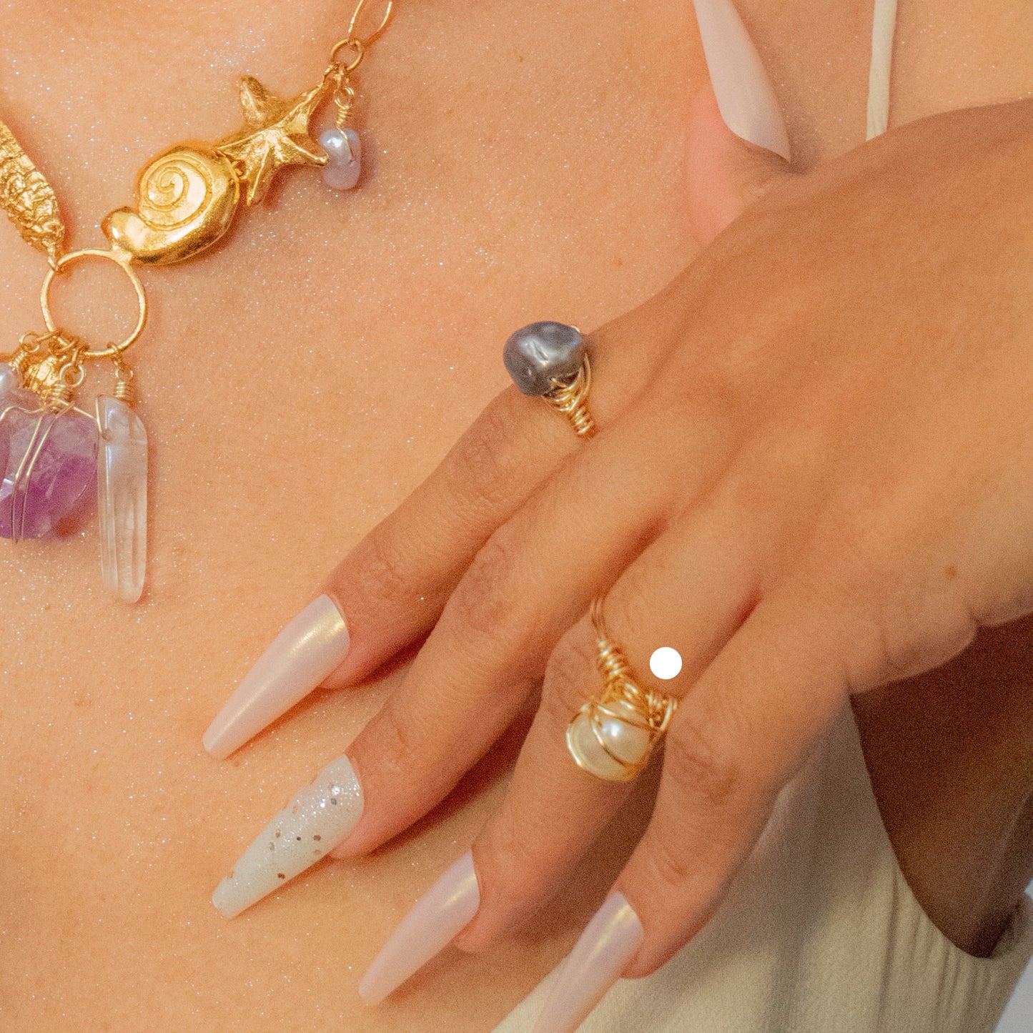Muyal. Anillo con perla blanca