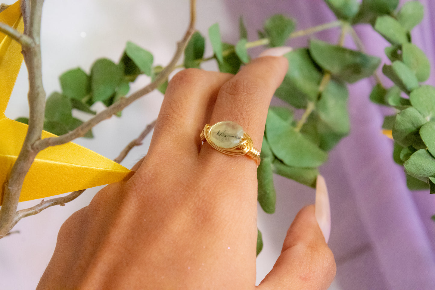 Amaité. Anillo con prehnita