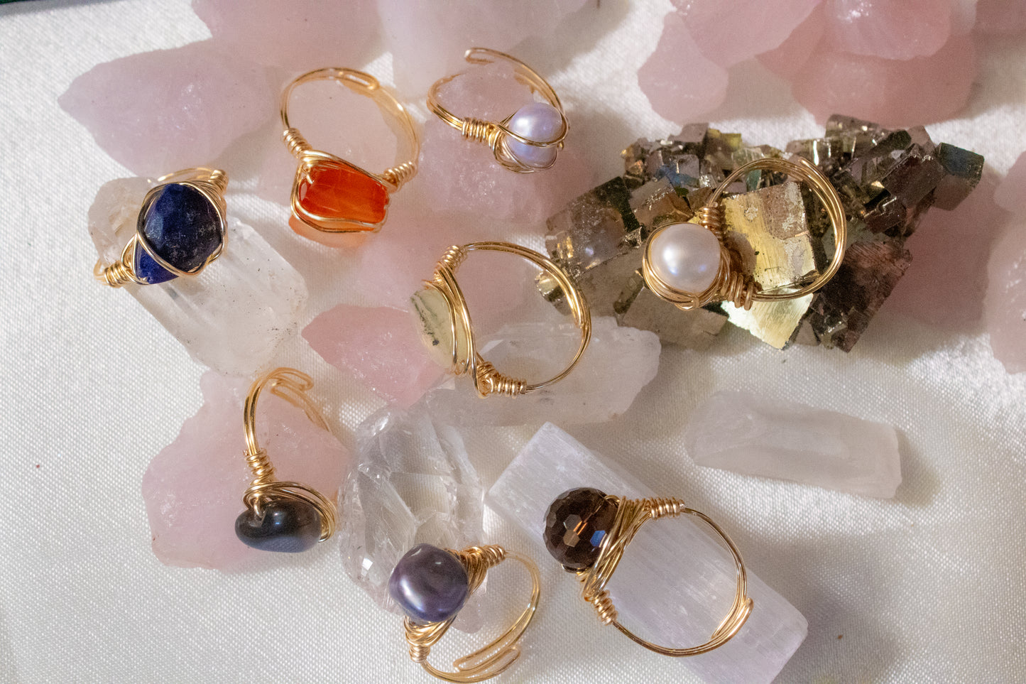 Muyal. Anillo con perla blanca