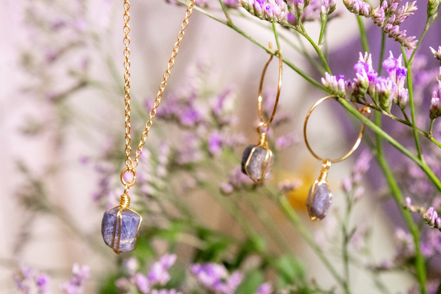 Sinceridad. Collar con zafiro rústico