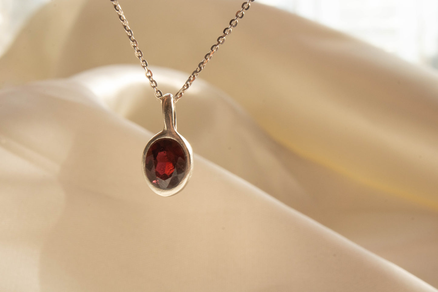 Collar oval granate - Color Mineral