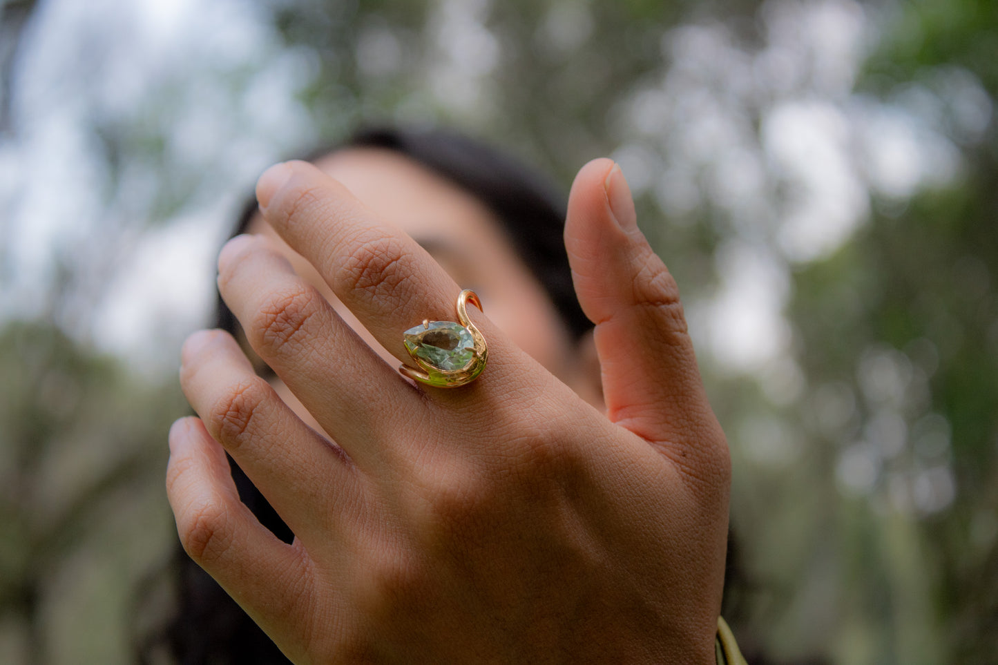 Presencia. Anillo con prasiolita natural.
