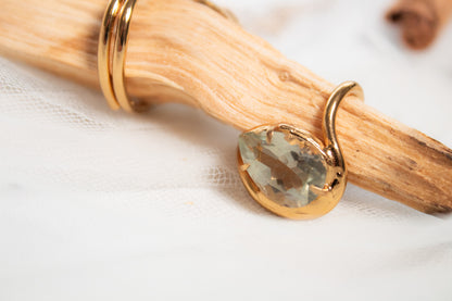 Presencia. Anillo con prasiolita natural.