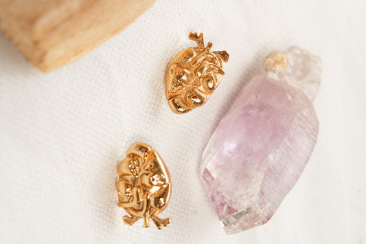 Abrazo. Aretes de corazón