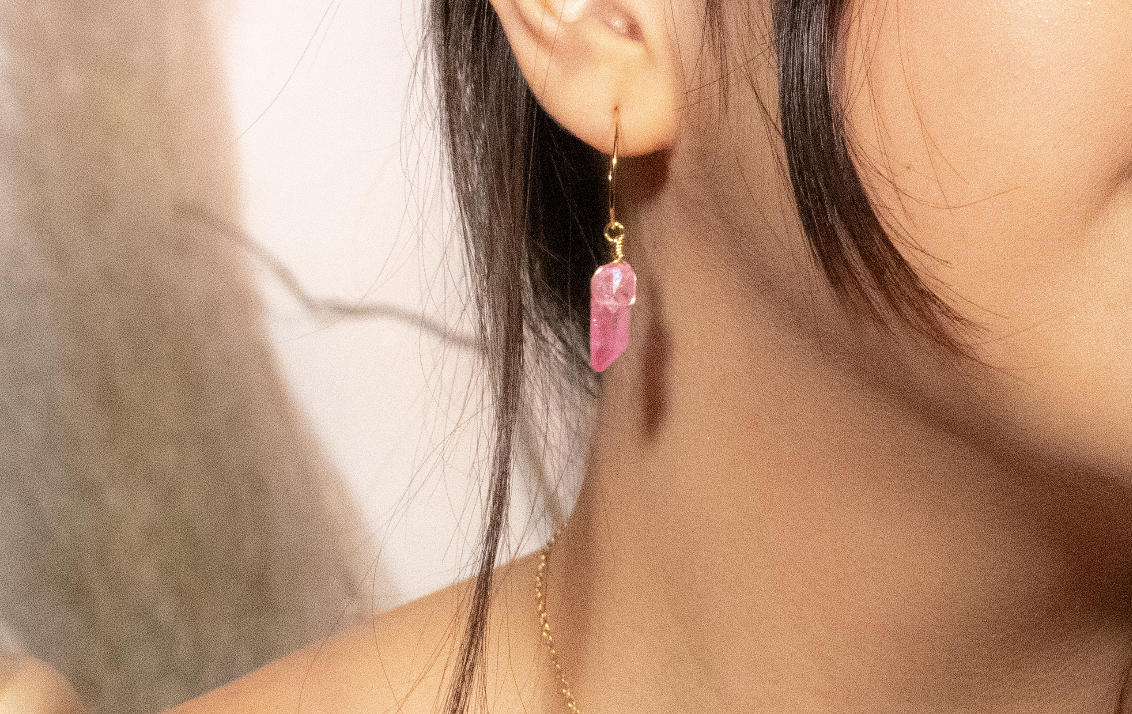 Aimi. Minimalist hoop earrings with pink aura quartz
