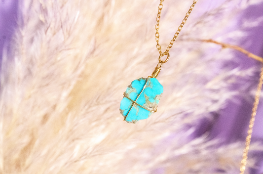 Ka'an. Minimalist necklace with turquoise