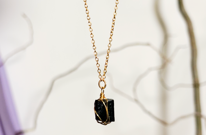 Canek. Minimalist necklace with black tourmaline