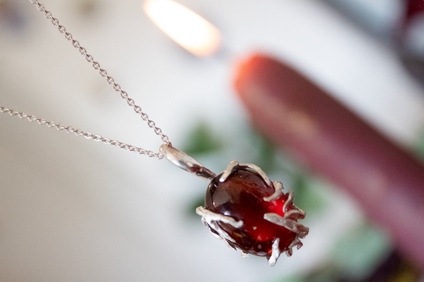Resplandor. Collar con granate hessonite