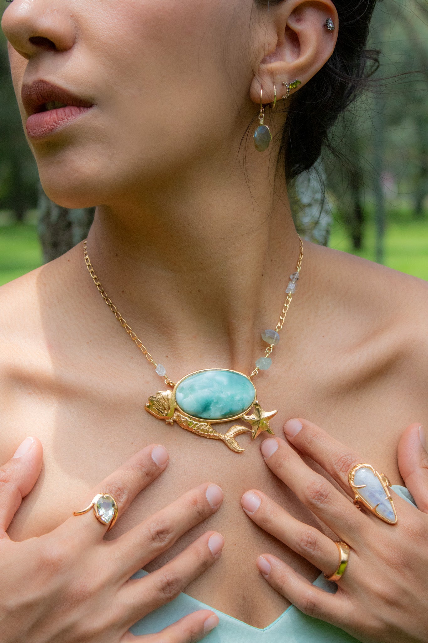 Mar Abierto. Collar con aguamarina, labradorita, cuarzo herkimer, dije de sirena