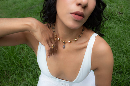 Albor. Collar con labradorita natural y dijes de estrellas