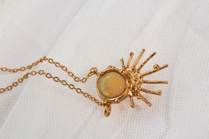 Aurora. Collar con ópalo natural