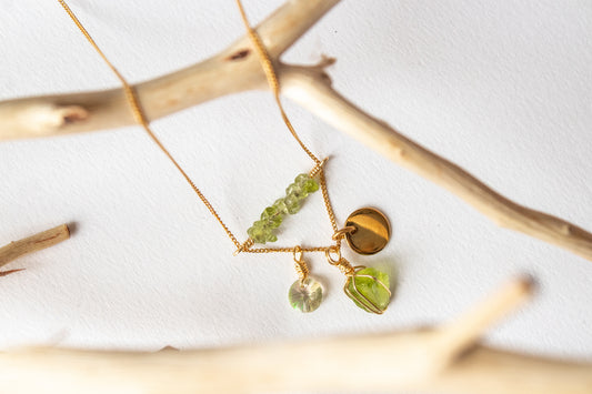 Hope. Necklace with peridot