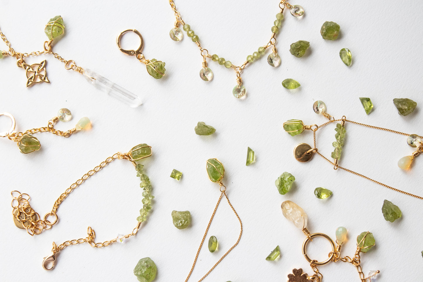 Hope. Necklace with peridot