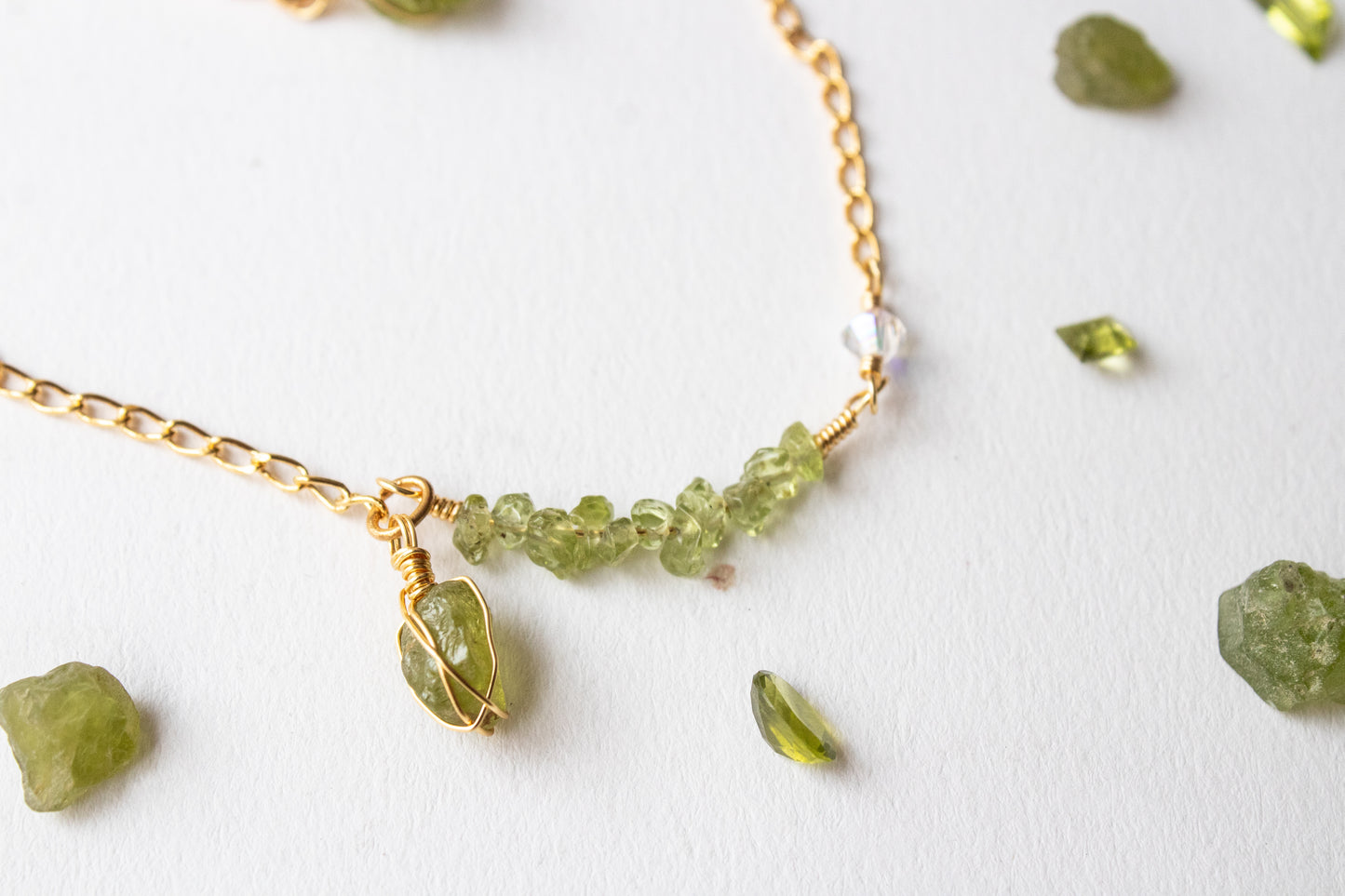 Eufrósine. Brazalete con peridoto