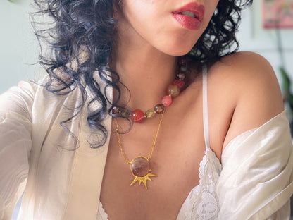 Encanto. Collar de cornalina, perla, cuarzo fresa y ojo de tigre