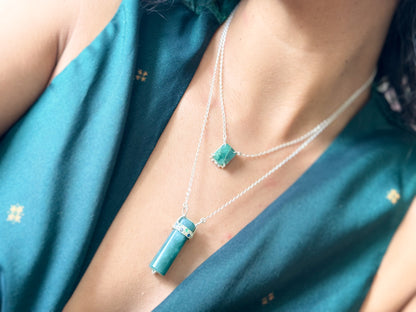 Jardín. Collar con jade, topacio, esmeralda y zafiro