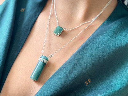 Templo. Collar con esmeralda