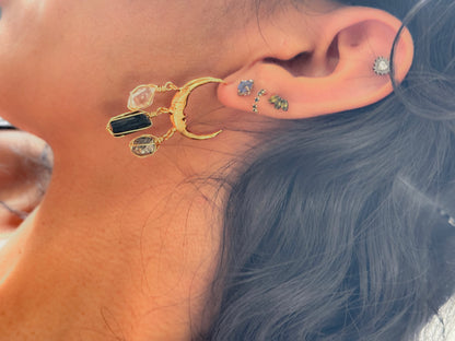 Presagio. Aretes de luna con pirita, turmalina negra y herkimer