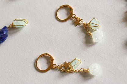 Alana. Aretes huggies con aguamarina y piedra luna