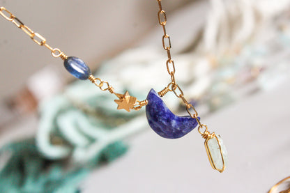 Maia. Collar con Aguamarina, cianita y sodalita