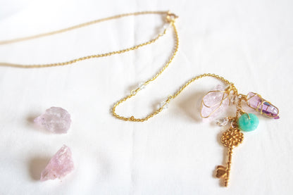 Anahata. Collar con amazonita, kunzita y amatista