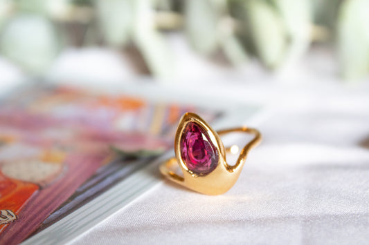 Gota Carmesí. Anillo con rodolita