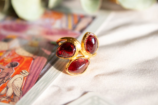 Triple Fuego. Anillo con granate