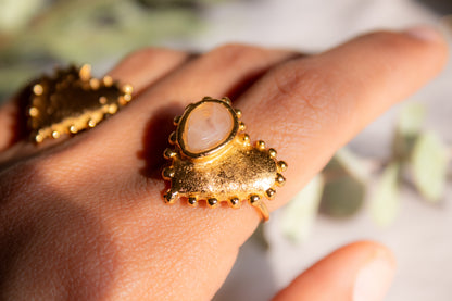 Amor infinito. Anillo con cuarzo rosa