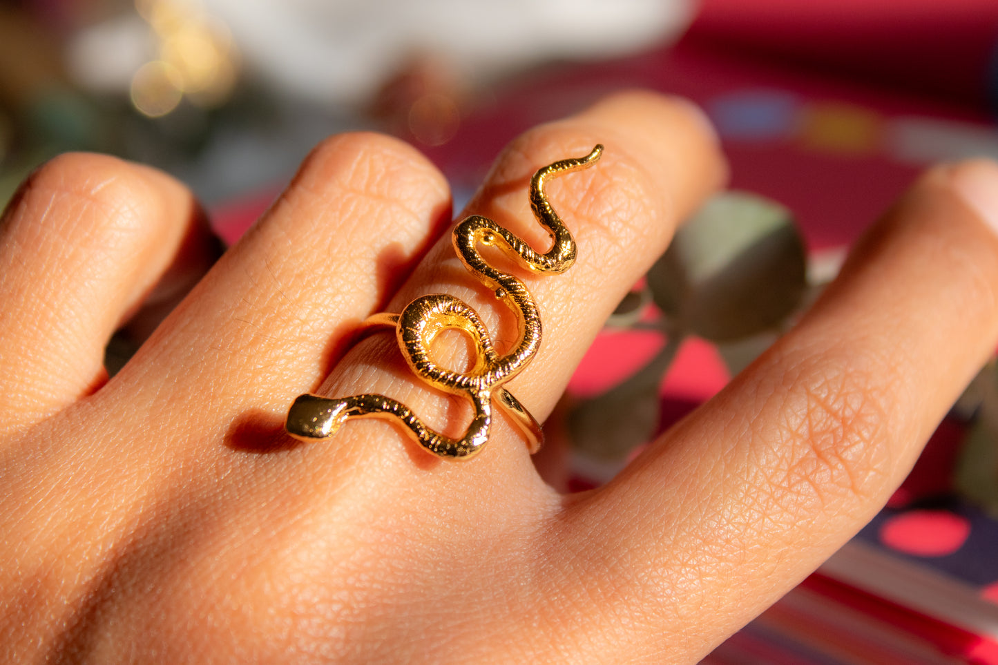 Serpiente alquímica. Anillo de serpiente