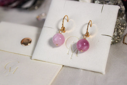Aretes Huggies de kunzita