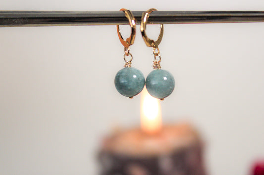 Aretes Huggies de jade