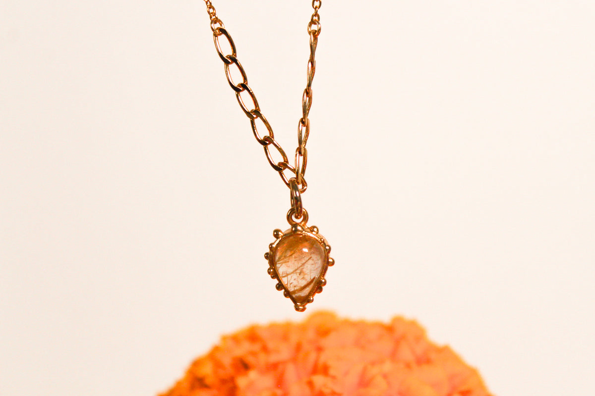 Estela. Collar de cuarzo rutilado