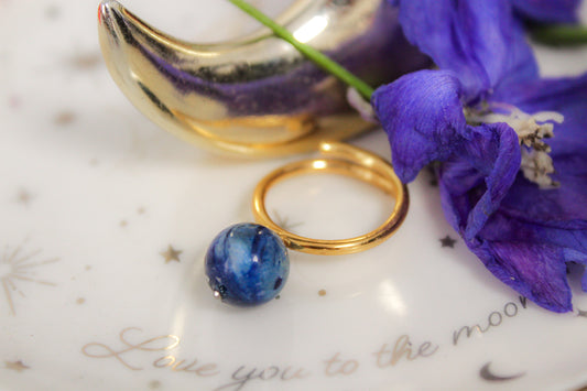 Anillo de cianita