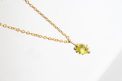 Elia. Collar con gema a elegir