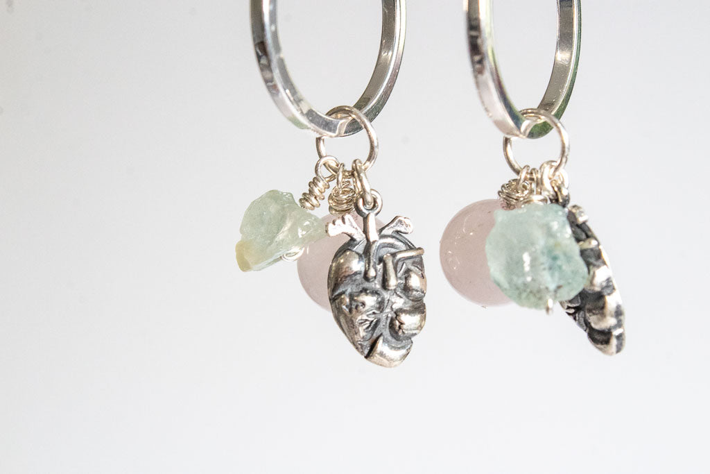 Aurora. Arracadas de plata .925 aguamarina, cuarzo rosa y dije de corazón