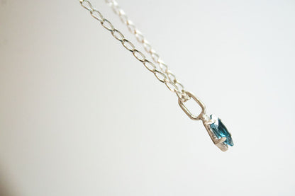 Arantza. Collar  de topacio marquis