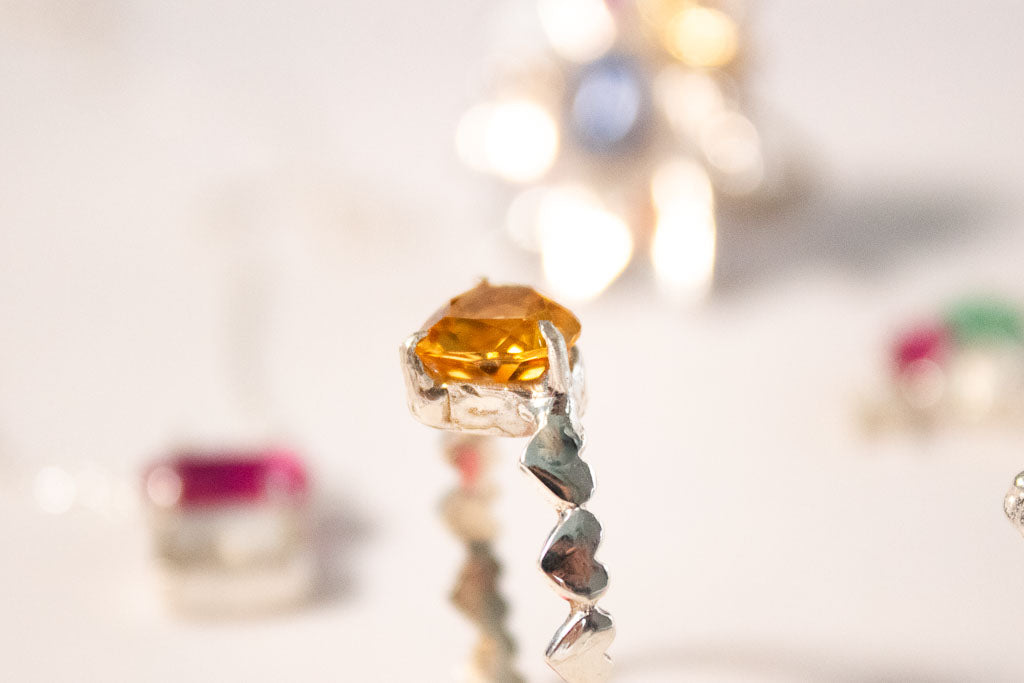 Ximena. Anillo con corazón de citrino